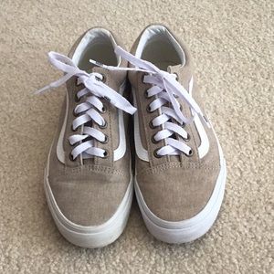 Vans burlap color with white stripe w6